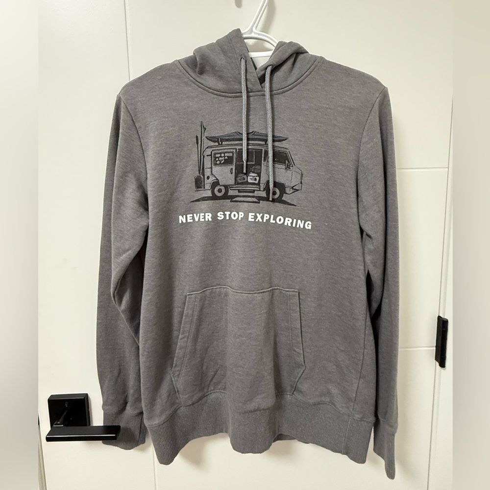 Ladies north face oversized hoodie "never stop exploring"